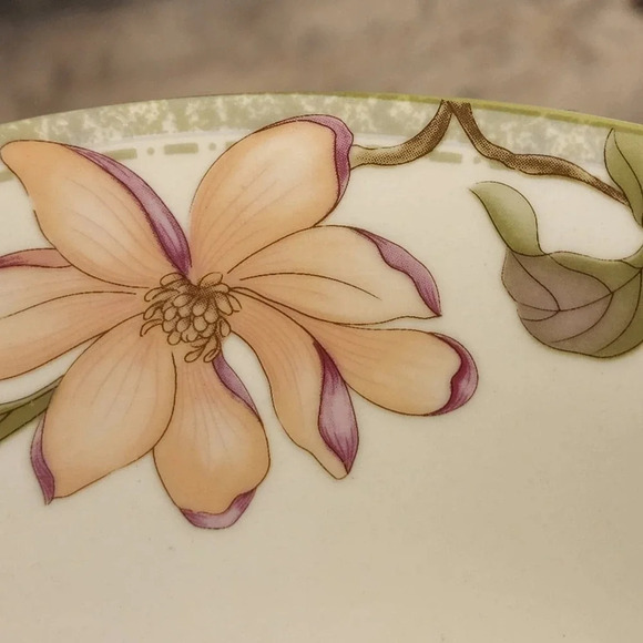 ONEIDA Fine Porcelain Select Collection Savannah Floral 9.25" Vegetable Bowl - Picture 4 of 7